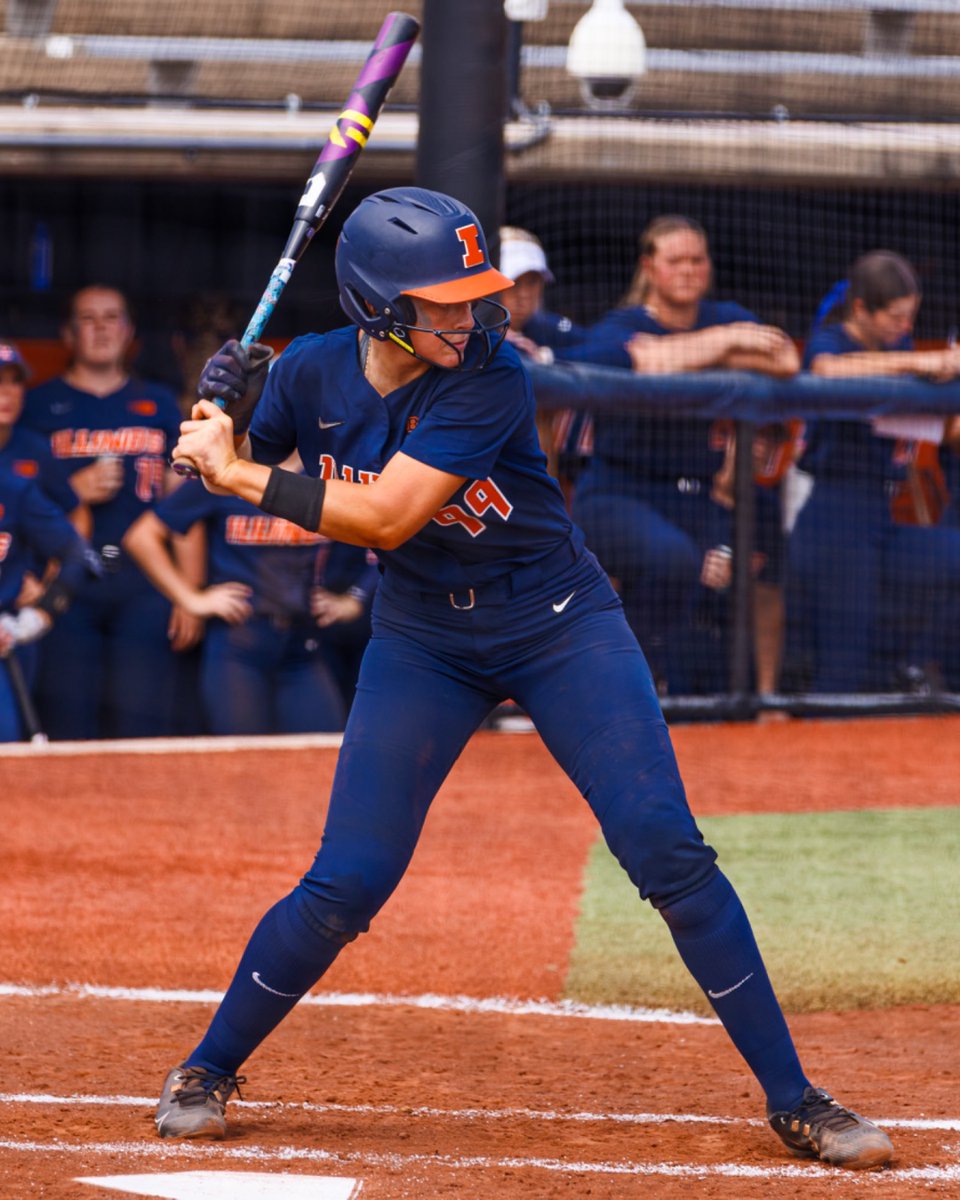 IlliniSB's tweet photo. Join us in wishing a very happy birthday to Jackie!🥳🎉 https://t.co/w4Jge0vHVB