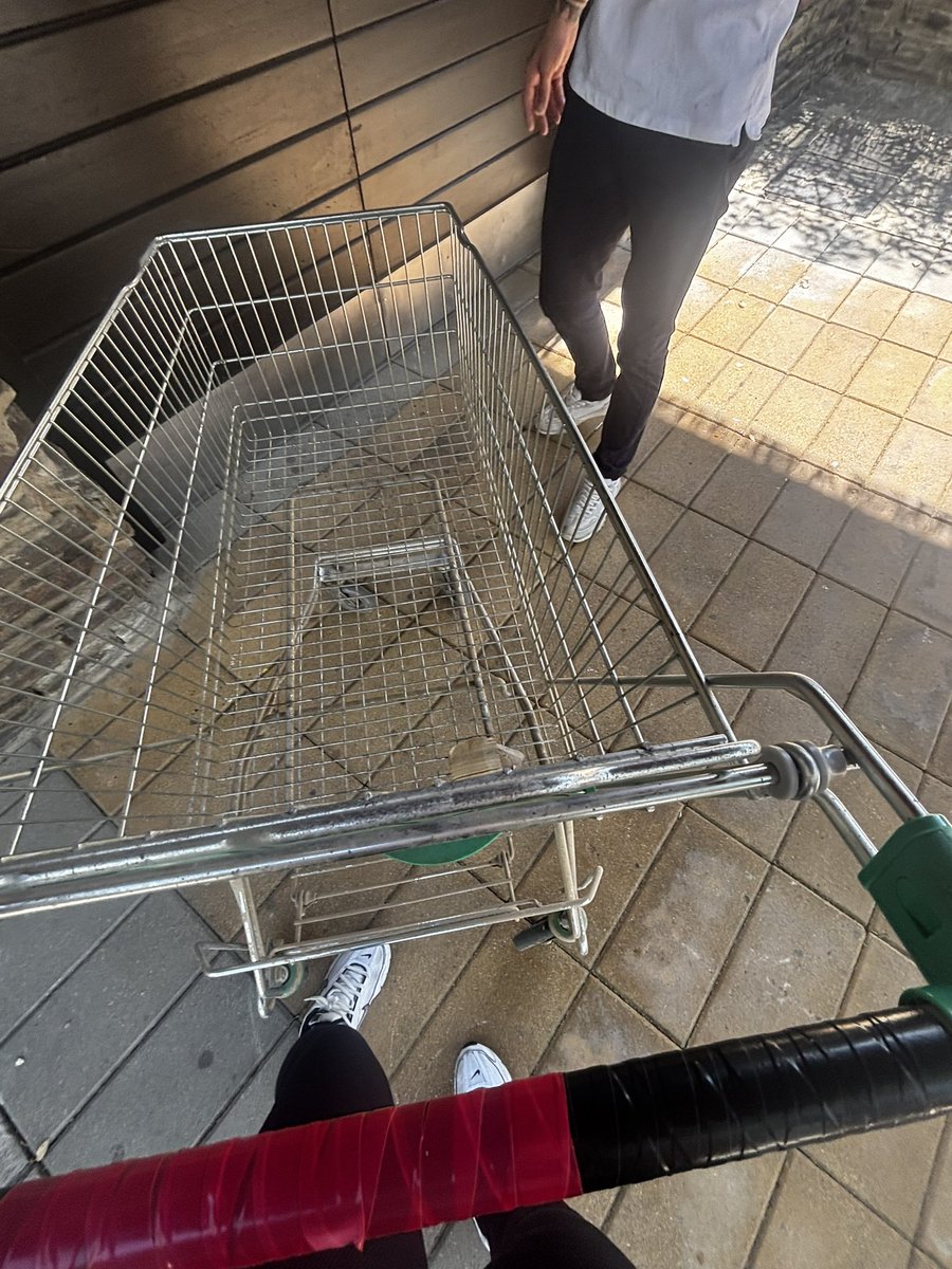 77nun4's tweet photo. yo contándole al pavo d mi trabajo mi situación amorosa https://t.co/w9XdEeoKIK