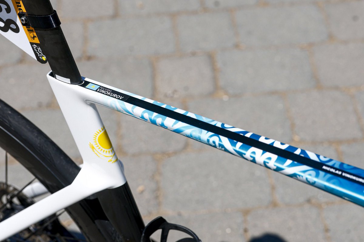 XDSAstanaTeam's tweet photo. 🇪🇸 🇫🇷 PHOTOS: @LeTour 

The new X-LAB AD9 bike of Nicolas Vinokurov, the Kazakh 🇰🇿 road race Champion!

@NicoVino13 

#XDSAstanaTeam #TDF2026

📷 @SprintCycling https://t.co/04kLztRf6f