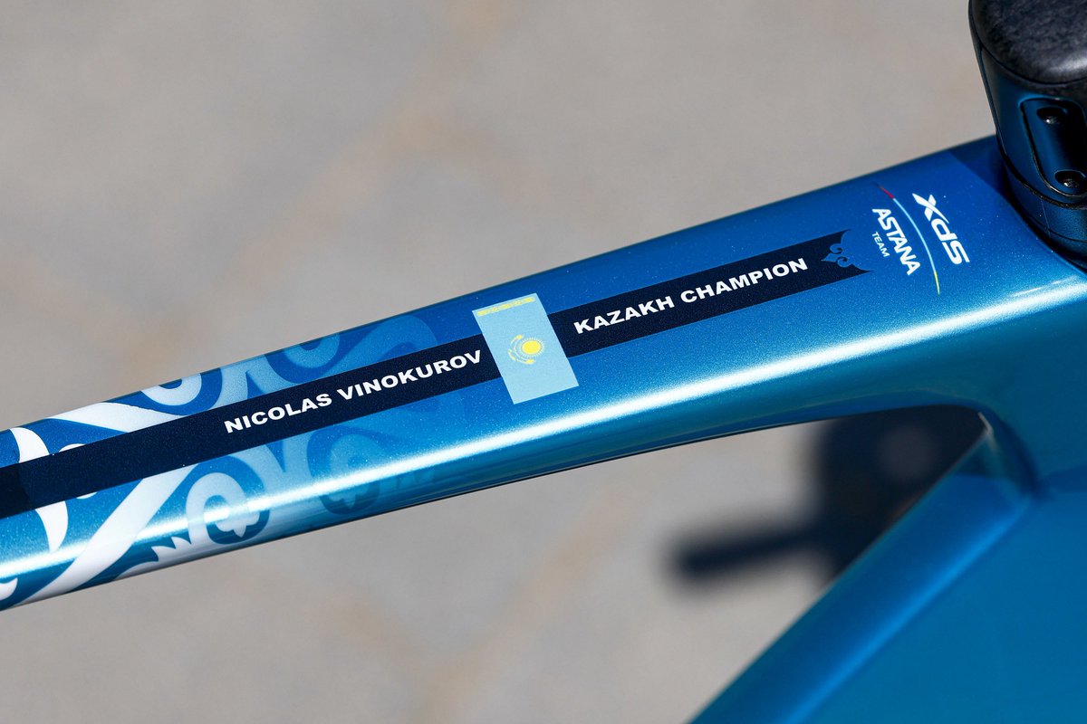 XDSAstanaTeam's tweet photo. 🇪🇸 🇫🇷 PHOTOS: @LeTour 

The new X-LAB AD9 bike of Nicolas Vinokurov, the Kazakh 🇰🇿 road race Champion!

@NicoVino13 

#XDSAstanaTeam #TDF2026

📷 @SprintCycling https://t.co/04kLztRf6f