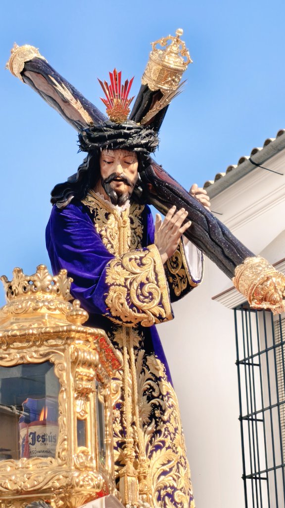 EliasPf92's tweet photo. Preciosa mañana acompañando a Jesús Nazareno de Osuna. ¡Cuántas joyas tenemos en nuestra provincia! https://t.co/gqu7Yuyn1p