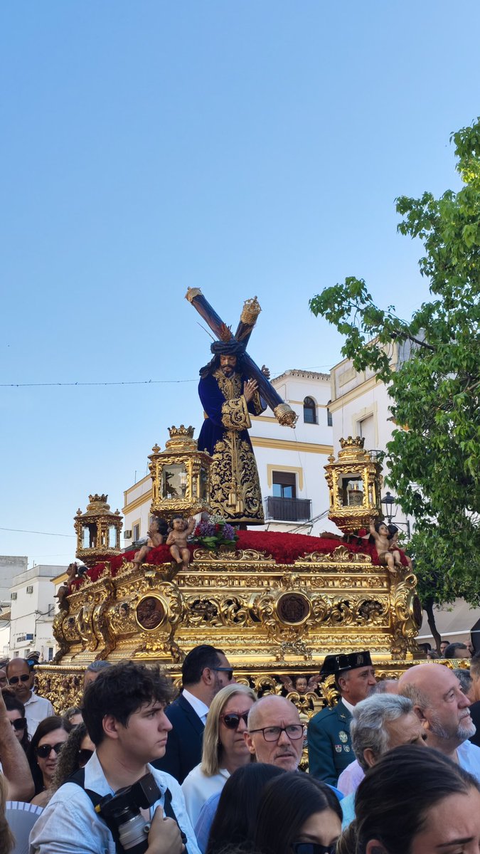 EliasPf92's tweet photo. Preciosa mañana acompañando a Jesús Nazareno de Osuna. ¡Cuántas joyas tenemos en nuestra provincia! https://t.co/gqu7Yuyn1p