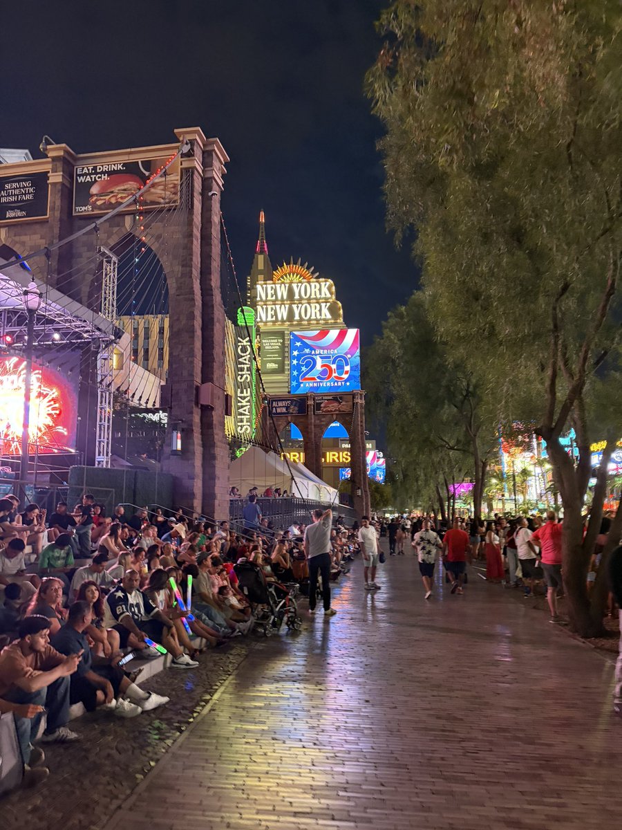 maasn2121's tweet photo. This has to be the most people I’ve ever seen in Vegas, all celebrating our amazing country! Fireworks didn’t disappoint over the strip last night! https://t.co/YOrZErrRgp