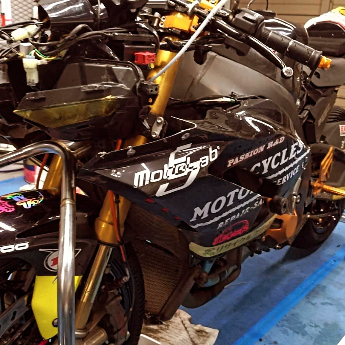 MOTOMASA's tweet photo. 無事完走！！
ライダー、スタッフ、ご協力頂いた皆様、応援頂きました皆様のおかげです！！

ゼッケン46
MOTORCYCLS＃27 EJ YIC

ありがとうございました！！ https://t.co/D86UtQqNfn