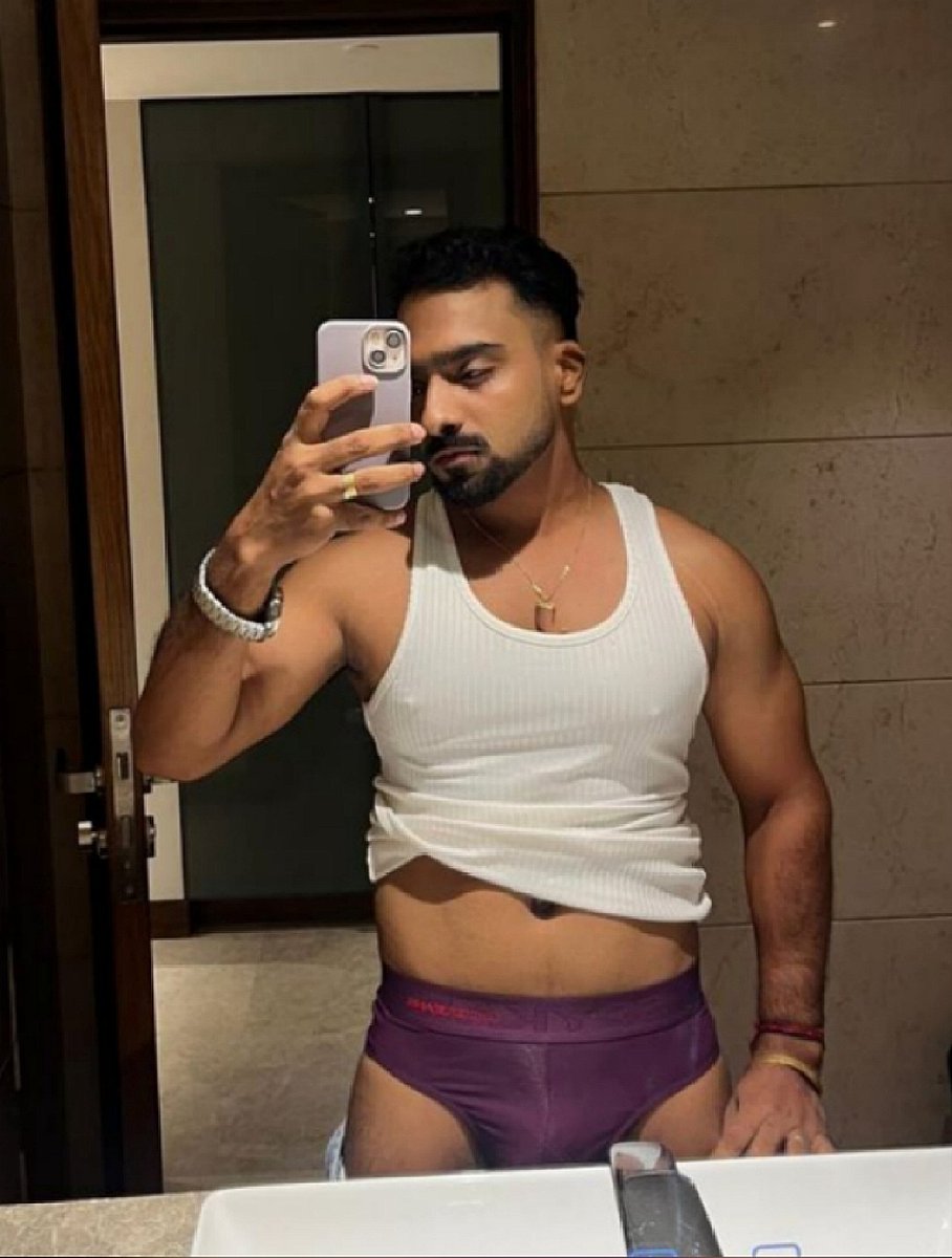 Viswajit_2's tweet photo. Trying to look like the snack.😉

Subscribe to see something big. U can taste it.
: https://t.co/so0PBOsU0L
: https://t.co/V9jaGiRg2P

#tasteme #snack #trynow #hotty #salty #namkeen https://t.co/tFgbsrwIqu