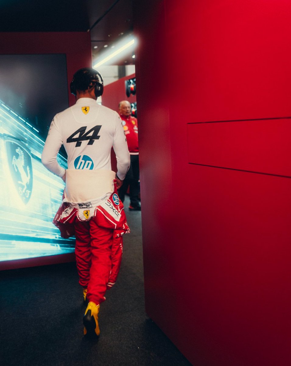 stylcct's tweet photo. race daaay 🇬🇧 https://t.co/MYSgHAB4qz
