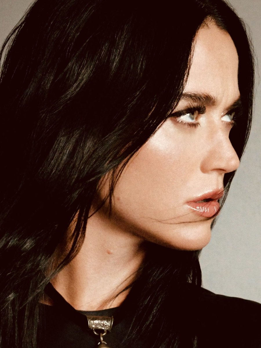 Katy Perry UP tweet media