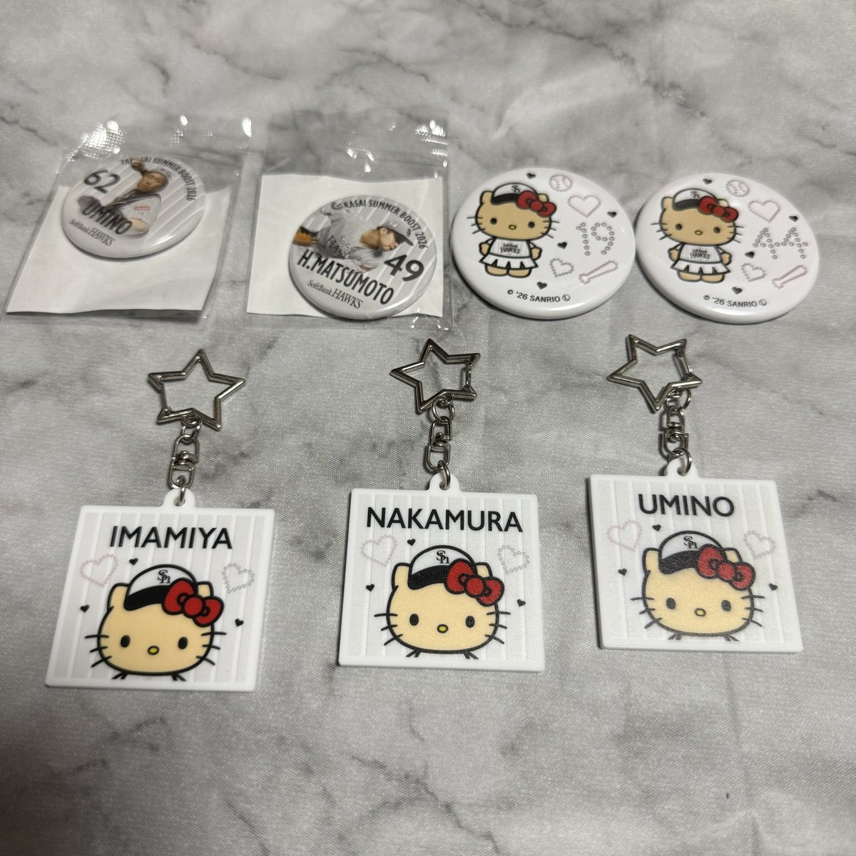 __s0210's tweet photo. #若鷹ガチャ  交換
ソフトバンクホークス  ハローキティ 

【譲】
ハローキティ缶バッジ  19.44
キーホルダー  6.7.62

ガチャ缶バッジ  49.62

【求】
同種  23

郵送or現地交換希望です。
お気軽にお声掛けください🙇🏻 https://t.co/xM6M6YHWaq