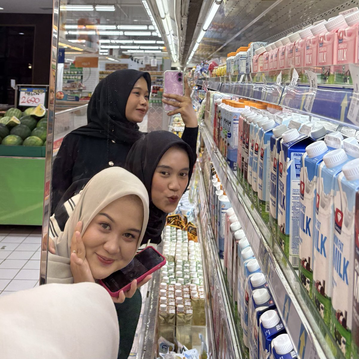 auroraahlul's tweet photo. yg bener deh😭 https://t.co/y9Aq0S6qZc