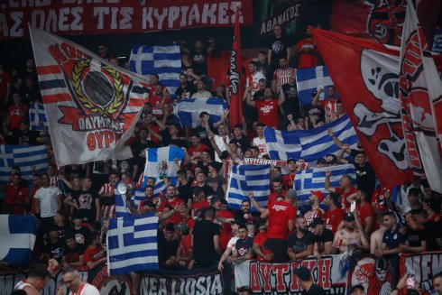 greg13_grlk's tweet photo. Πρεμουρα εχει πιασει τους γαυρους με τον Οσμαν. 
Ναι με τον Τουρκο-σκοπιανό.

Λενε "τι θα κανει αυτος τωρα με τον Μπονγκα" κ οτι τον θελουν  σαν τρελοι.

Τον Εθνικιστη που εγραφε στο Χ για τον Κεμαλ.

Ρε γαυροι εσεις δεν ειστε οι πατριωτες με τις σημαιες?

ΜΠΡΑΒΟ Ο ΟΣΜΑΝ. https://t.co/vocqkhLRY7