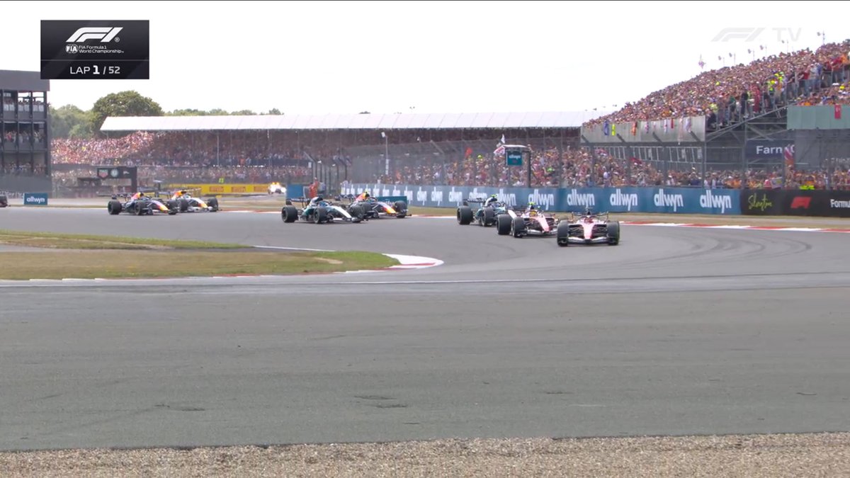 f1speed_indo's tweet photo. WHAT A START!

DUO FERRARI SATU-DUA! https://t.co/IpT9af92b8