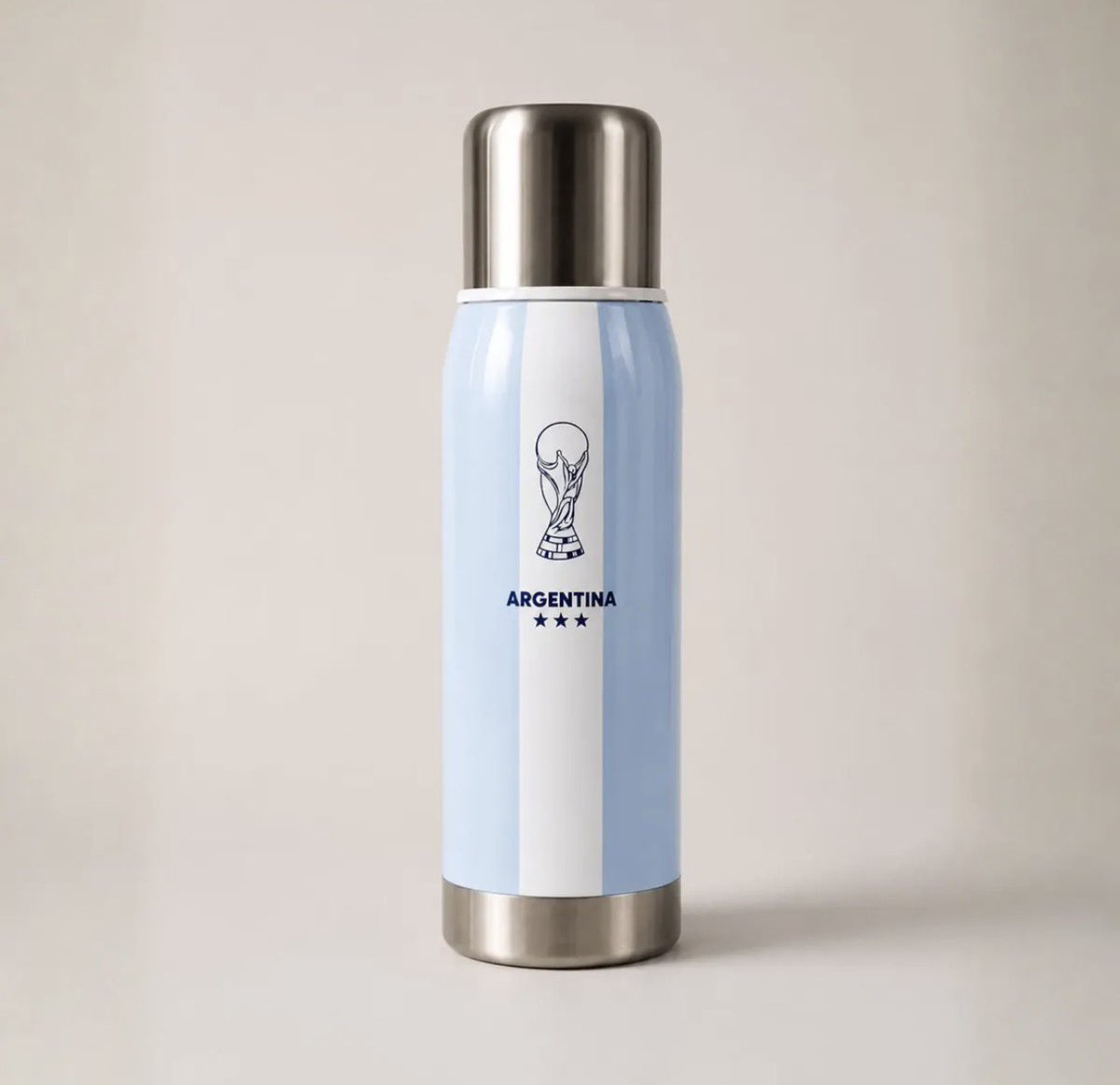 Julianacoria's tweet photo. TERMOS | 🇦🇷 campeones del mundo 

1️⃣ 750 ml de acero inoxidable premium
$29.990
https://t.co/wFXpTyelxo

2️⃣ 1100 ml de acero inoxidable premium
$38.790
https://t.co/KW9vbxo0Fn https://t.co/HsD1K38U5W