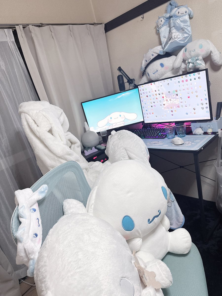 _xuexu's tweet photo. しなもLOL https://t.co/dhQDuQ7TTD
