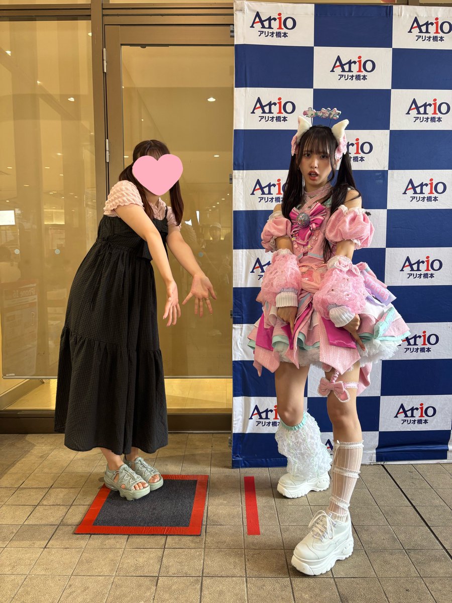 DaMaaai's tweet photo. この衣装見た時から撮りたかった、、
いい位置のりぼん！
お口空いてるるかちゃん...てぇてぇ♡

#わーすた #瑠香めら https://t.co/zqEkDXHqUn