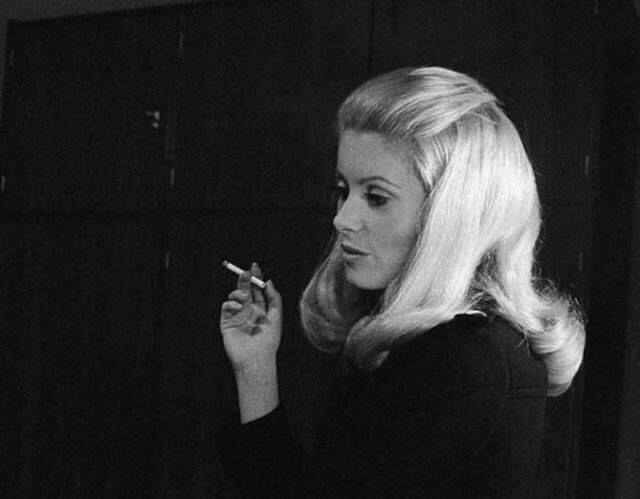 Miso_1993's tweet photo. Catherine Deneuve with a cigarette is my new religion. https://t.co/0UnrMrsOtn