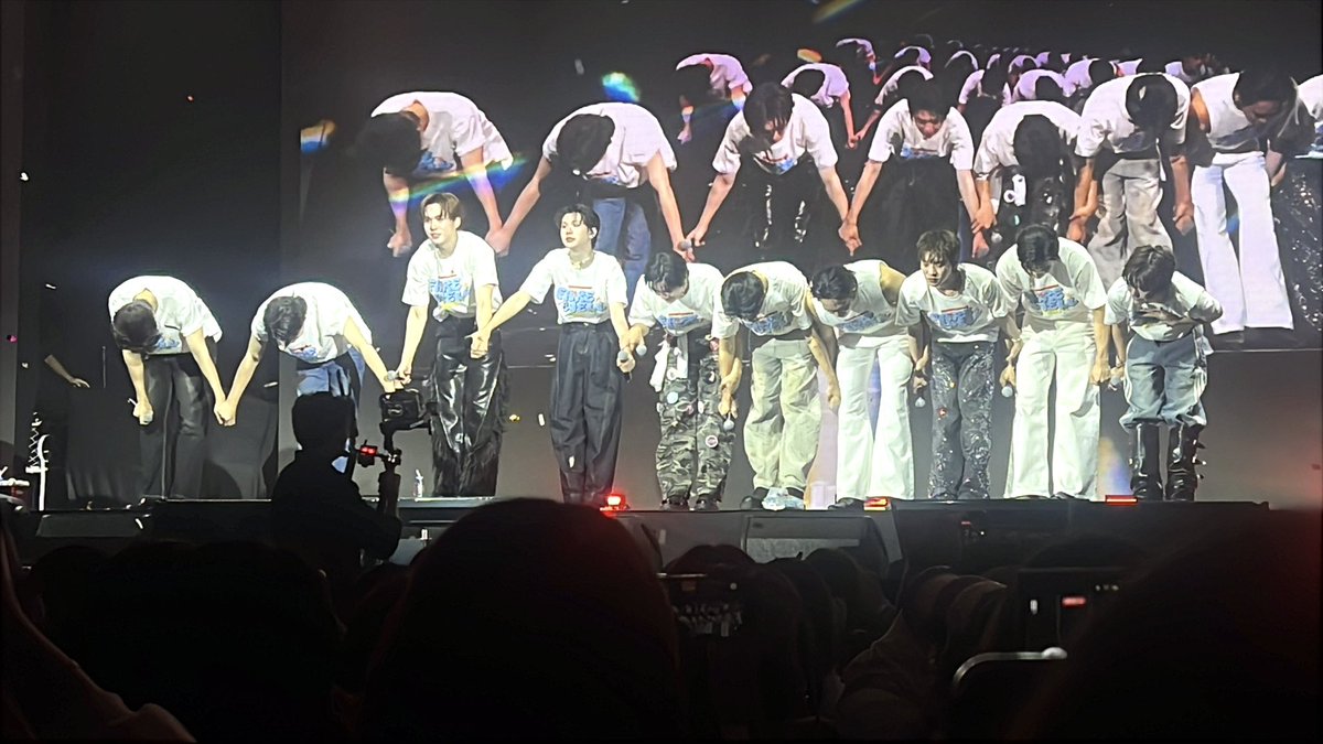 ForMyB0205's tweet photo. ส่งตัวละครจริงๆแล้ว 🥺 #FoureveryouFarewellParty https://t.co/qTjkvsZxfN