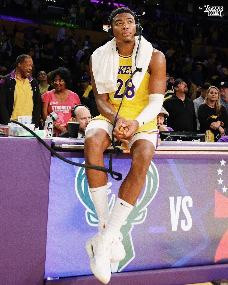 wydsilent's tweet photo. good morning everybody. lakers please resign rui back 🙏 https://t.co/gIfbzVHYC9