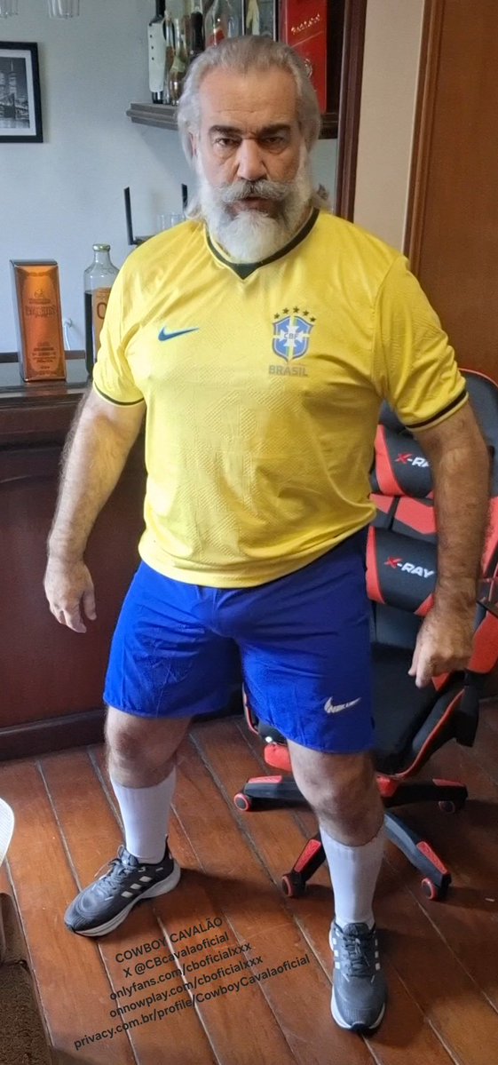 CBcavalaoficial's tweet photo. COWBOY CAVALÃO MACHÃO ZAGUEIRÃO ACORDOU DE PICAO ESFOLADÃO VAZANDO BABINHA ONTEM ESSE ATACANTE ENTROU EM CAMPO E FEZ UM GOLAÇO E AGORA JA ESTOU PRONTO PRA ENTRAR EM CAMPO VEJAM COMO JA ACORDEI ANIMADAO DEIXA EU ENTRA EM CAMPO E FAZER UM GOOL VOU ENTRAR COM MASTRO E BOLAS EM VOCÊ https://t.co/eXyUJpIcQS