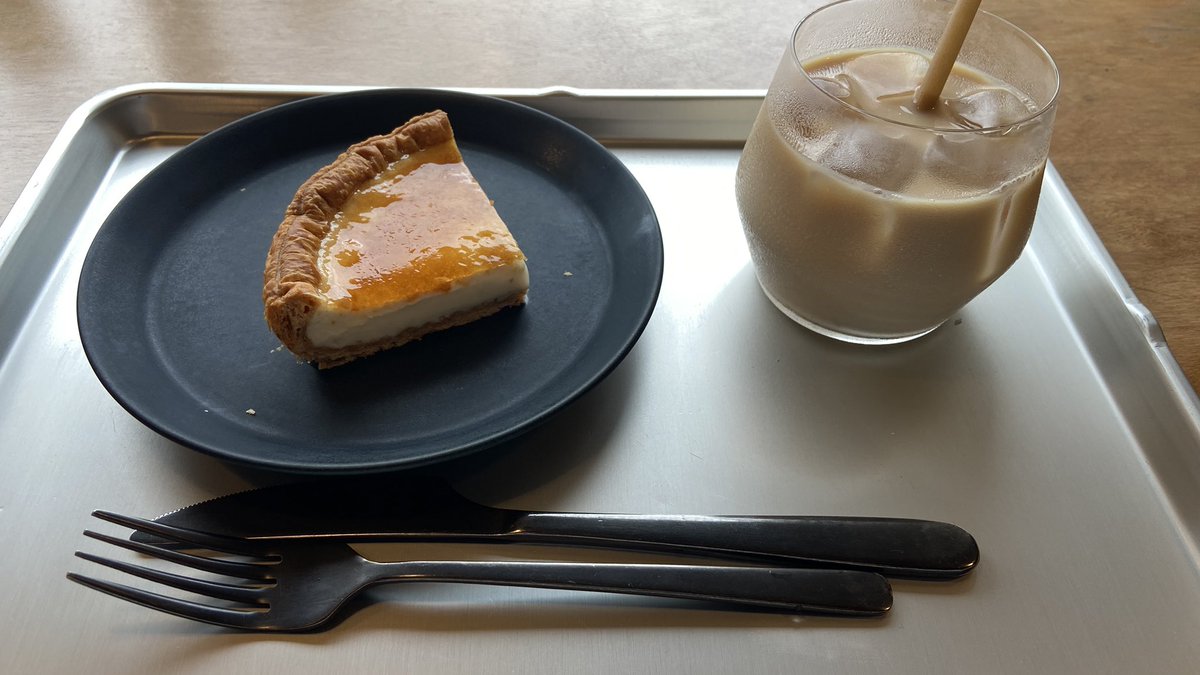 xwv_o's tweet photo. カマンベールチーズケーキとアールグレイミルクティーで一息。マツコごオススメしてたらしいけど…
一年ぶりくらいかな。ご馳走様😋 https://t.co/HI9DkaoODj