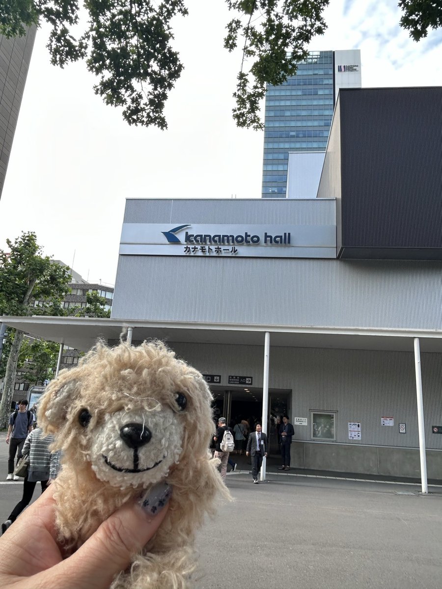 achako_eighter's tweet photo. #自優悟奏札幌
いやぁー。ヤバかった💦とにかくヤバかった（語彙力💦）

ファン粘りガチのWアンコはもちろん大感動🥺
なにより、「幸せなら手をたたこう」の👏👏の音の大きさにまず度肝抜かれたの���はじまり、会場の盛り上がりハンパなかったわー。
本当に来てよかった https://t.co/9UwMvvy6W3