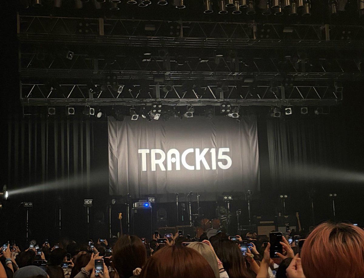 lom8k_2's tweet photo. 初のトラフィフワンマン参戦できてほんとに最高だった
れんくんの生歌最高だしお話も面白いし涙ありで感動だし、トラフィフに出会えてよかった
 #track15 https://t.co/0KUow1Jj9e