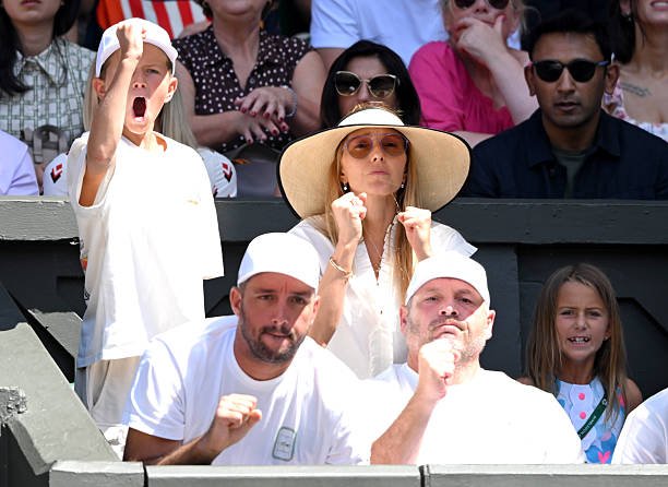 MICHAELMOUpswq's tweet photo. Stefan giving 💯 support to his Dad. Novak Djokovic 🐐💪💪
#wimbledon https://t.co/v2jIaWjxSR