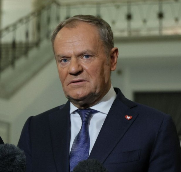 DakdaR22's tweet photo. - Donald Tusk - PM of Poland 

“I would like us to remind ourselves again of this obvious truth, despite fatigue and sometimes irritation: Ukraine is fighting today against Russia, a Russia that directly threatens Poland.

There is no place for ambiguity. Poland will stand with Ukraine, Poland will support Ukraine, because Ukraine is carrying the main burden of resisting aggressive Russian policy.

This is not only a moral obligation, but a matter of our own security."

Thank you ❤️