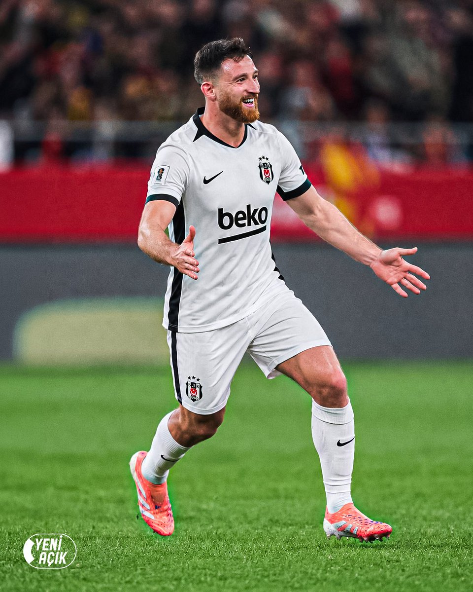 yeniacikcom's tweet photo. Beşiktaş, Salih Özcan transferini bitirmeye oldukça yakın. Oyuncuyla 3 yıllık sözleşme imzalanacak. (Ertan Süzgün) https://t.co/mG3KnztcsY