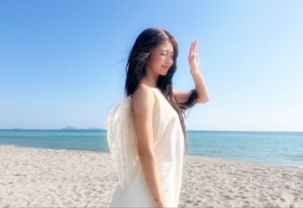 charlottescrtr's tweet photo. hulog mv is out now ִֶָ. ..𓂃 ࣪ ִֶָ🪽་༘࿐

watch it here 
🔗 https://t.co/QYyeR3zhsn

KAIA HULOG MV OUT NOW
#KAIA #hulogbykaia https://t.co/PxP3W5MYKV