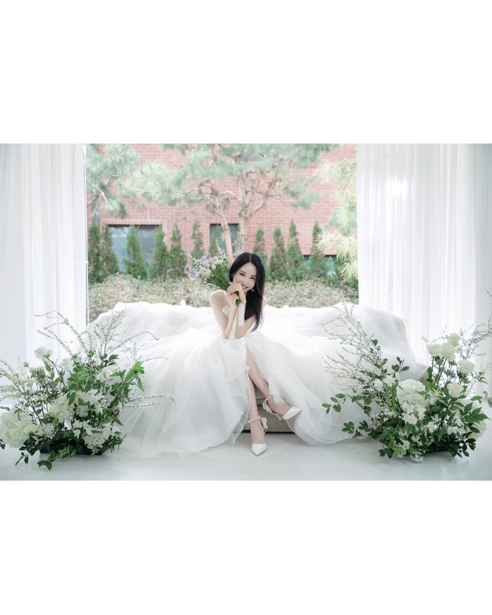 LF_siuying's tweet photo. #피에스타 #린지 #FIESTAR #LINZY #결혼 #WEDDING https://t.co/aLCo63YwEh