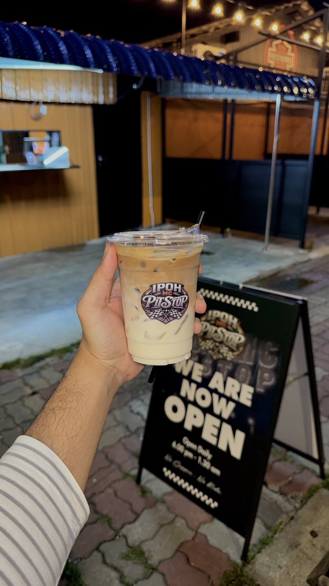 aizamsyaff's tweet photo. 📍Ipoh MC Pitstop

Baru tiga kiosk dibuka kat sini untuk gerai makanan. Nak lepak lepak coffee coffee after Isyak kat sini pun boleh hehe. Berdekatan di Sungai Rokam Ipoh. 

Boleh cuba. &amp; support lah diaorg okay. 🫶🏼 https://t.co/FJvZajkk2C