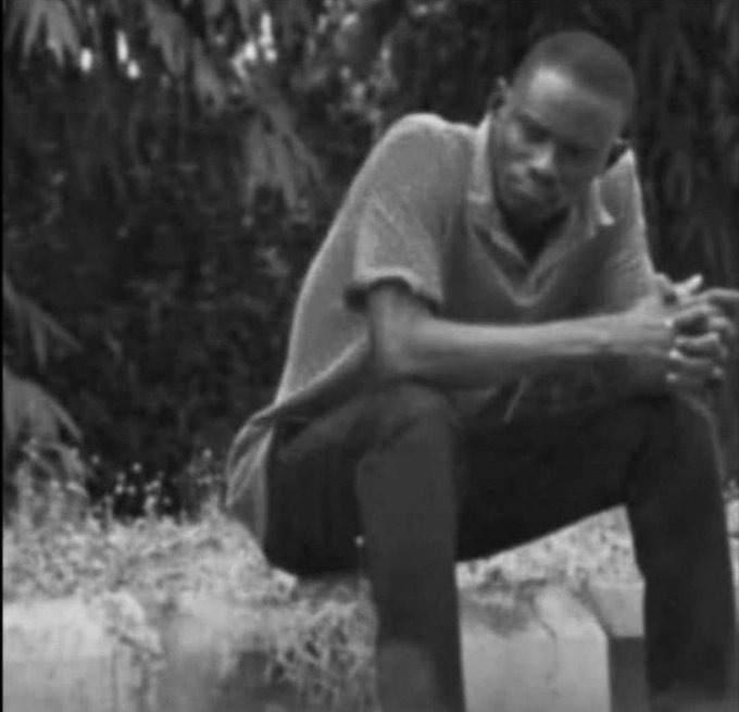 RowenAlmighty's tweet photo. Wait ooo, what if I go use my savings buy blue tick, X con crash tomorrow nko🥲 https://t.co/Ff8iDhkVjB