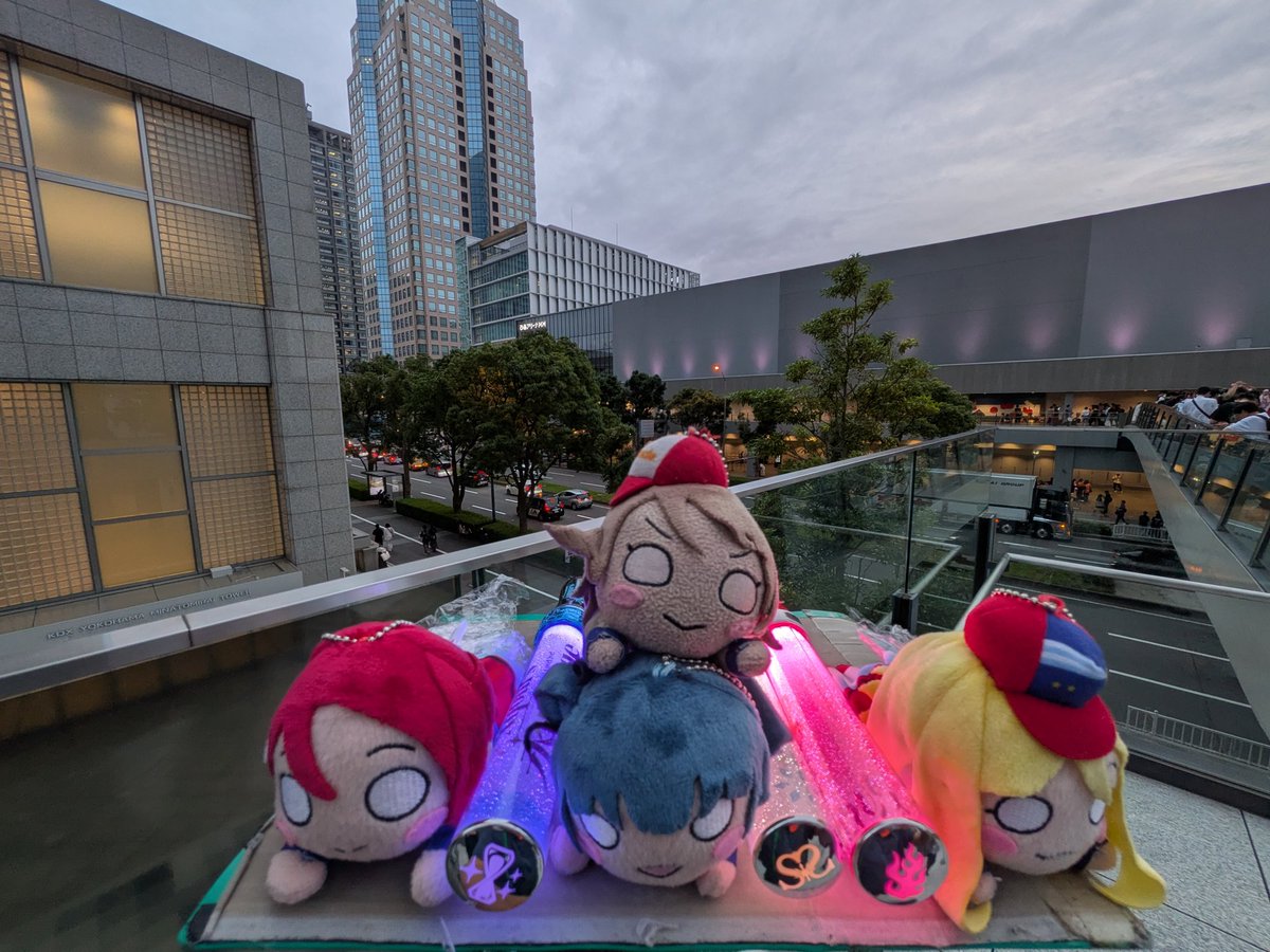 c_formula1's tweet photo. 今日は、Guilty Kiss✕Saint Snow TWO- MAN LIVE VS day2行きました。アリーナでしたががっかり席でした。前回聴けなかったSaint Snowの曲が聴けて良かったです。☺️ギルキスは、武蔵野の森以来で久しぶりで良かったです。　#GuiltyKiss #SaintSnow #ぴあアリーナMM https://t.co/JSO0WE9X53