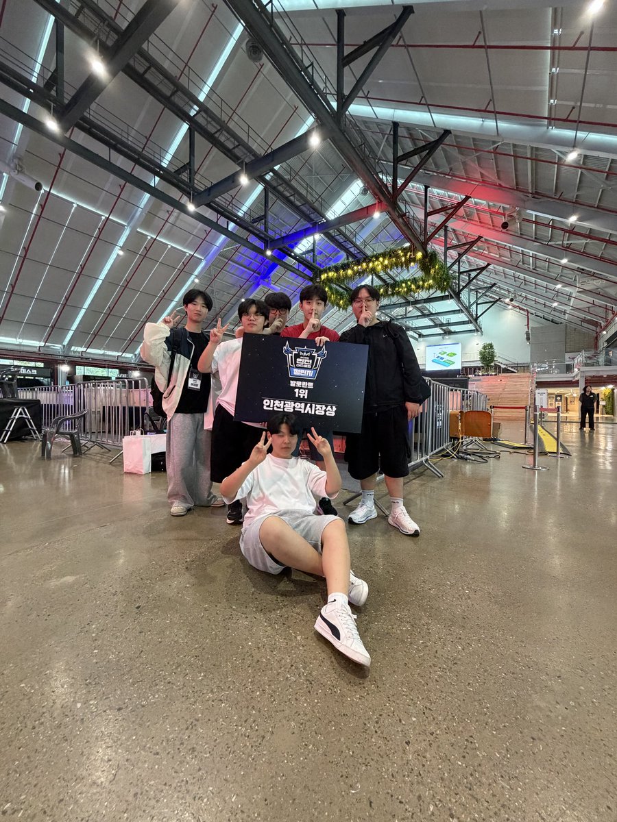 Et3rnalvlrt's tweet photo. winner
@kerio_vlrt @Slayer_0914 @WhyYa_vlrt 
@정윤 https://t.co/MHcsFnudbq