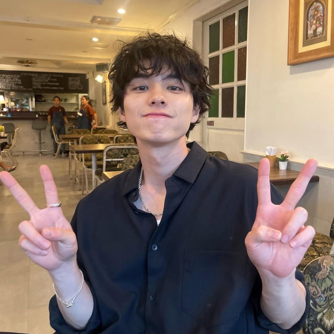 daffadhr's tweet photo. @interxthread Hai gua Daffa as Wildan! sebenarnya gua berada di antara kalean selama ini 😙☝🏻

thanks banyak yg udah mengapresiasi edit-an dan layout karya gua, terhura, seneng banget kalian suka sama konsep agensi kita dan bertahan sampe last day huhu, ayo mutualan sama gua di sini ya ges! https://t.co/Uh2L4hQBBJ
