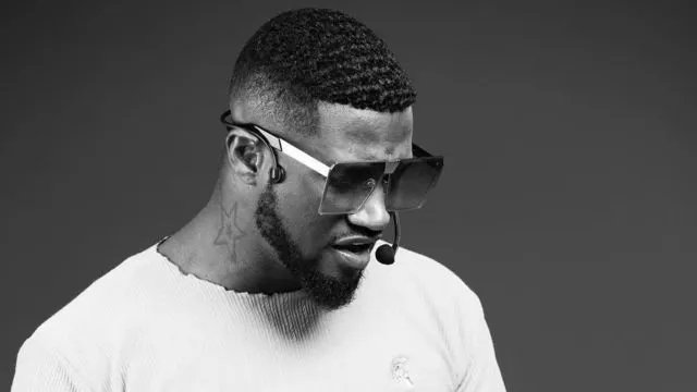 CoolFMKano's tweet photo. Sunday's here — good music, and good vibes! 😎🔥
We've got you covered on the radio. 

#NP I CAN'T LOOK AWAY by @PeterPsquare  on the #SundayChillOutZone with @GindeeDeVibeAce

https://t.co/PAZBwndw5b https://t.co/UvYRtnttlZ