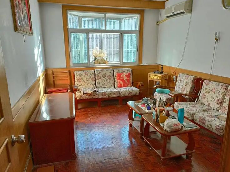 gokinjoworld's tweet photo. feeling 90's and 2000's chinese home nostalgia today... i miss my grandma's old apartment https://t.co/26d5i3SZZ1