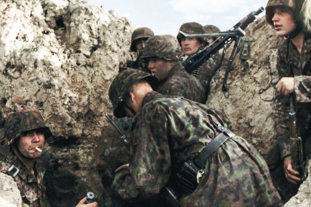 oostfronter's tweet photo. De schuttersputjes in Estland, waar SS-Freiwilligen-Panzergrenadier Brigade 'Nederland' samen met 'Nordland', 'Wallonien', het Vlaamse 'Langemarck' en Esten in 1944 een Sovjet-overmacht vernietigde. https://t.co/PyXZ6Stvhm