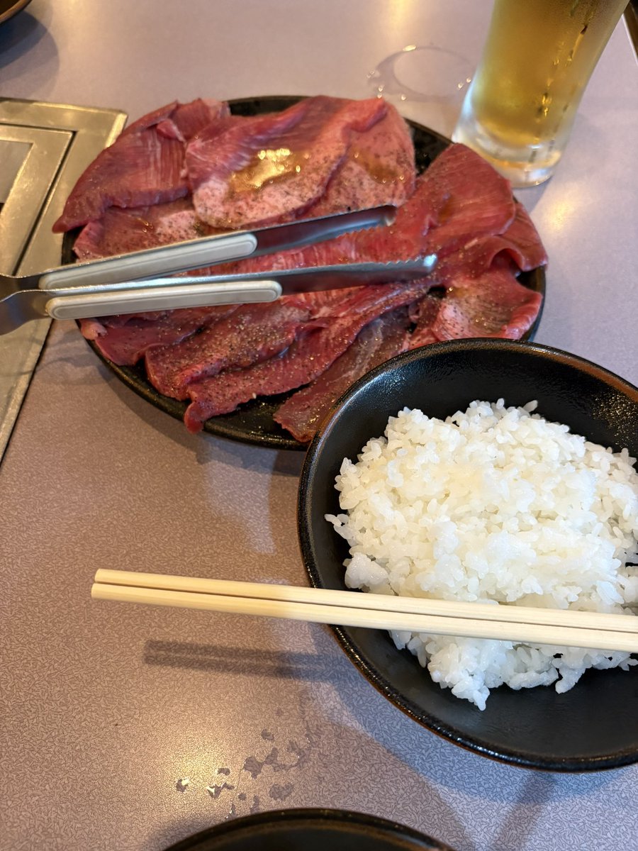 nnkoai_BD's tweet photo. 4時間働いてでっけーハイボールとまあまあ良い値段してそうな焼肉と6000円もらう仕事してきた https://t.co/PsRDzZgmZJ
