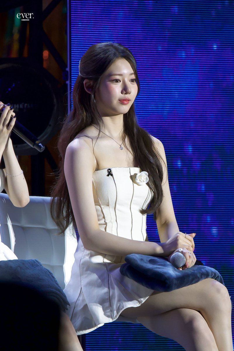 lovecimittt's tweet photo. Mata gua bermasalah keknya,kok mirip suzy🥹 https://t.co/YoeAwlRDLG