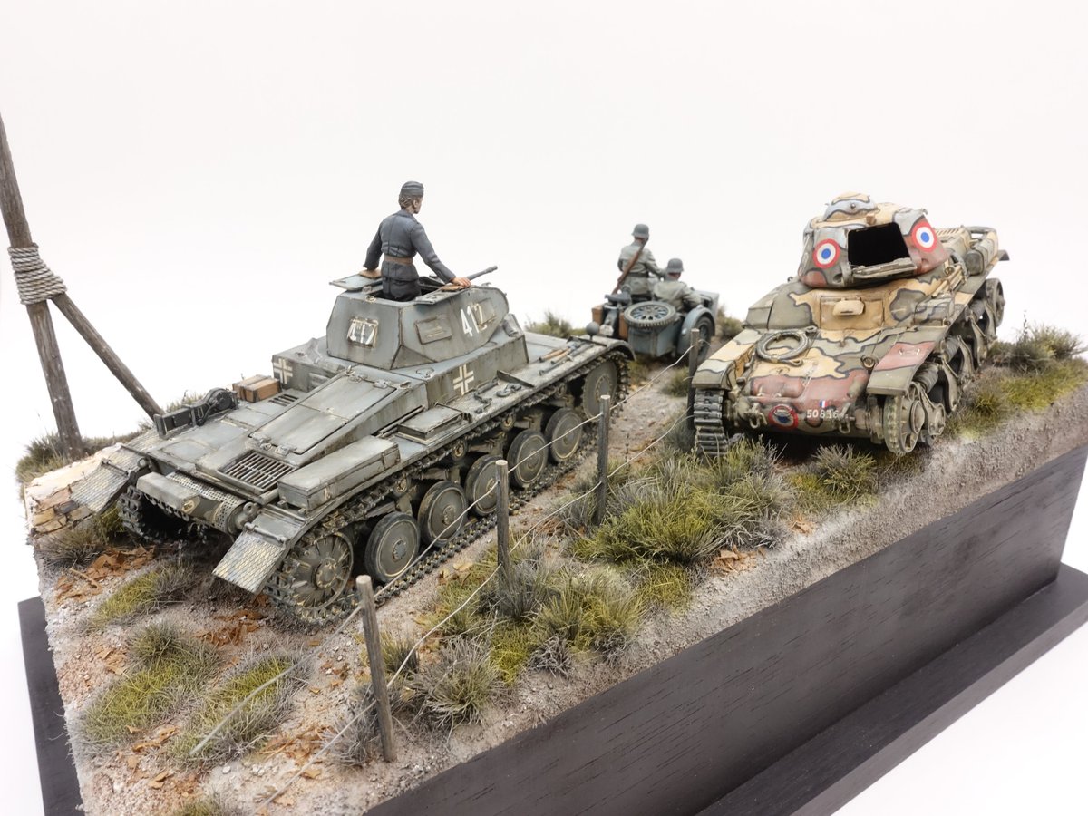 taka_sumitomo's tweet photo. Crossroads of Fate「運命の交差点」
France, May 1940 – Abandoned H39 Meets Advancing Panzer II Ausf. B
AK-interactive GERMAN PANZERS WW2 EARLY PERIOD 1939-1942 にて掲載 https://t.co/6jH5DnL2Me