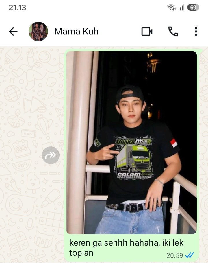intwannaaa's tweet photo. cocok gais aku sama irul kata mama ku😭

#ryul #lngshot https://t.co/NYy1XEICRq