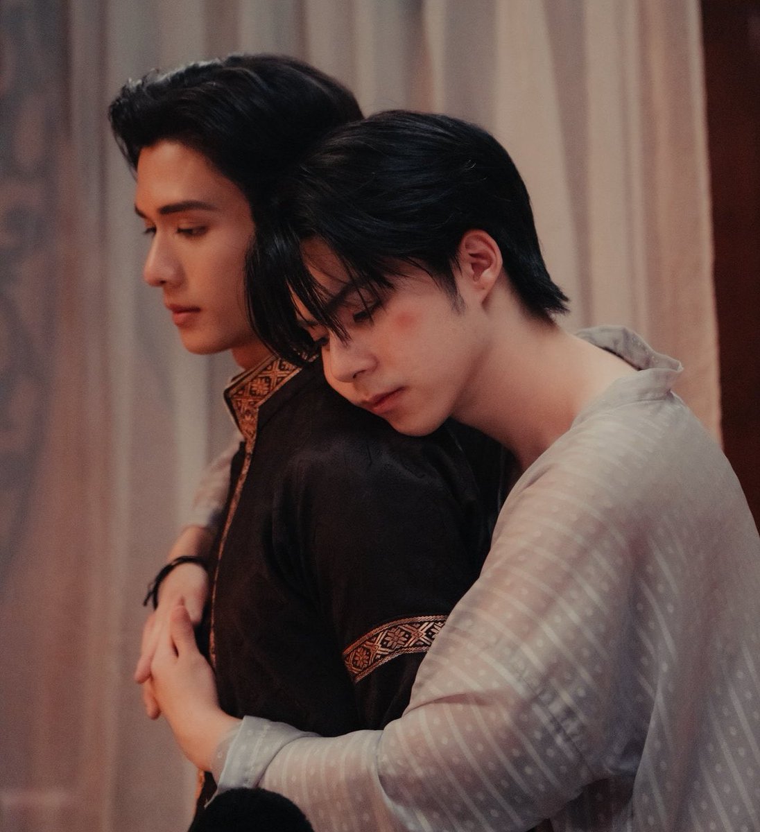 wavyniu's tweet photo. goodnight guys, i miss phopnakhun 🫂 https://t.co/73UU92CRei