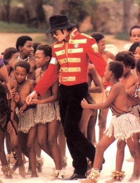 umbigo do michael jackson tweet media