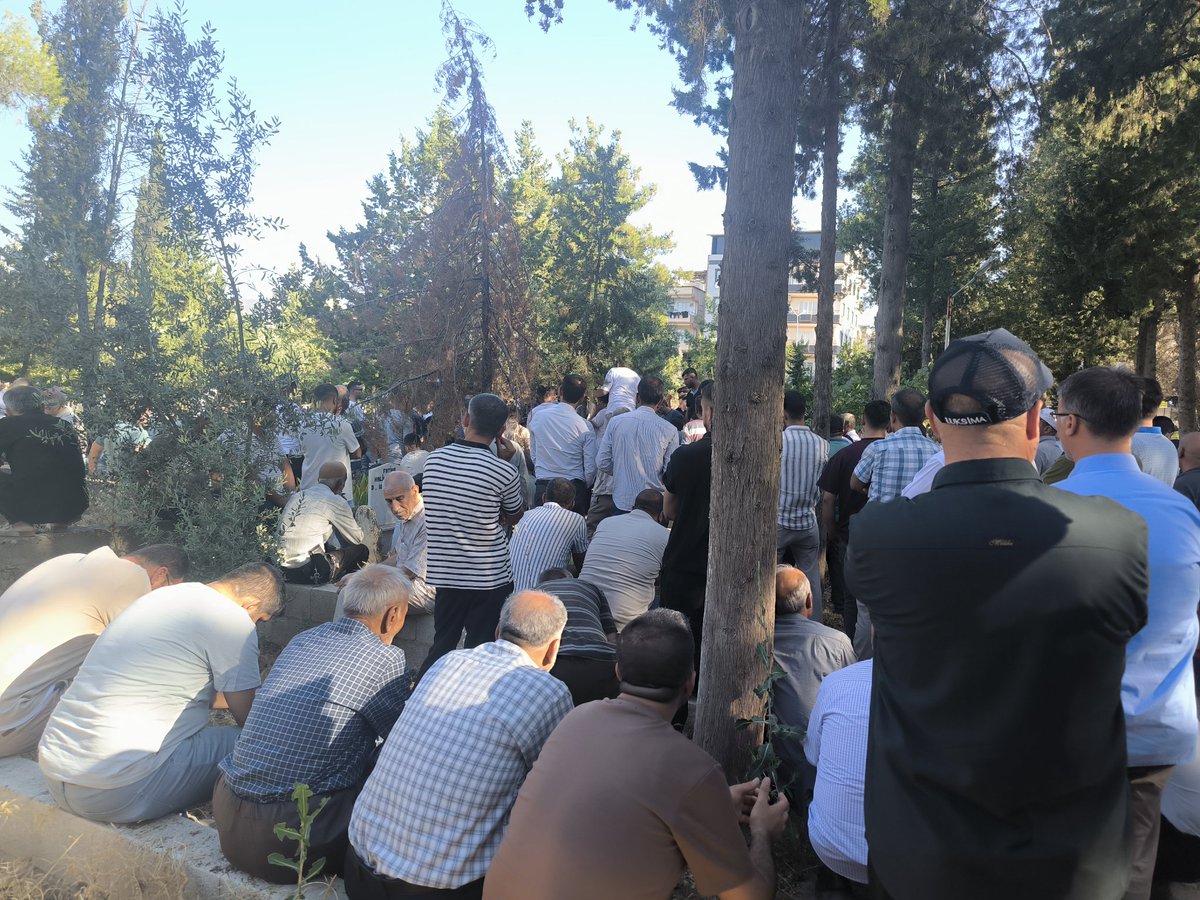 27sahinbeyy's tweet photo. İnna lillahi ve İnna İleyhi Raciun.
Geçen hafta hastanede ziyaret ettiğimiz ve bugünde cenaze namazına iştirak ettiğimiz,Haci Mustafa Kaya amcamıza Rabbim rahmet etsin.Mekanı cennet olsun.
Ailesine başsağlığı ve sabırlar dileriz...
#hudapar
#şahinbey https://t.co/8KPpMfcbBs