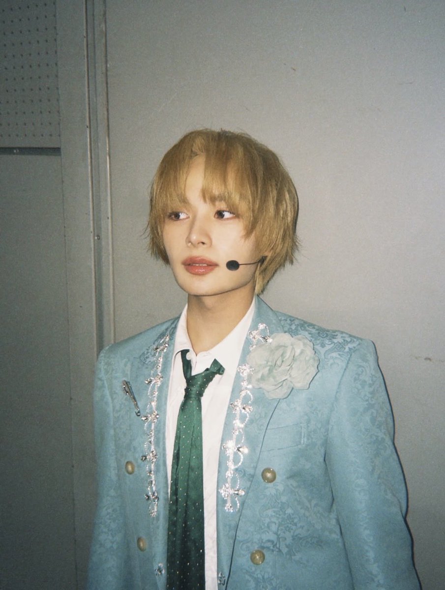 4_w43601's tweet photo. 全てが大優勝です(⸝⸝> <⸝⸝)…！
カラコン金髪カッコよすぎる🙈💗 https://t.co/FnNdId7xaQ