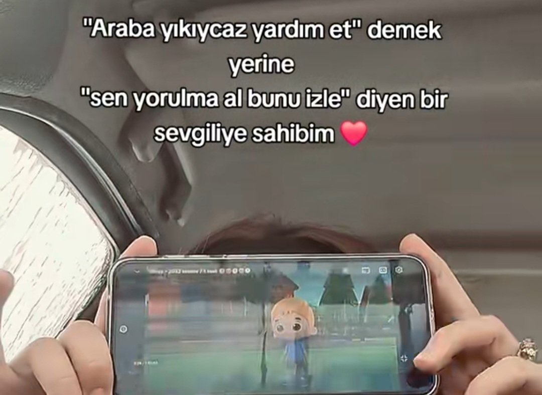 yyassmin99's tweet photo. Arabasına oyuncak direksiyon takanların da beteri varmış kadınlara çocuk muamelesi çekilen ilişkilerden nefret https://t.co/DsF4a1qJ7V