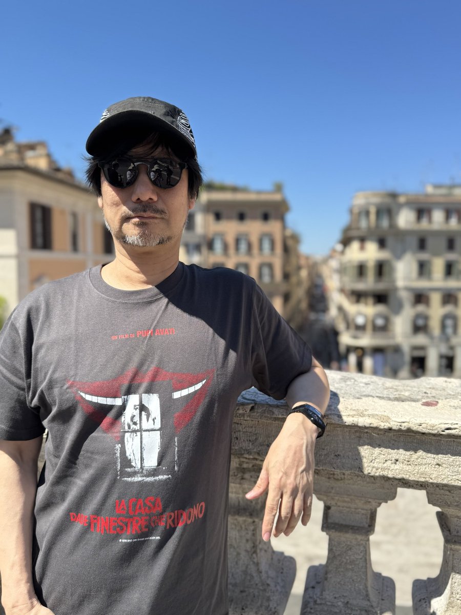 Kaizerkunkun's tweet photo. Hideo Kojima today.
本日の小島監督。 https://t.co/1Ox62DstQ4