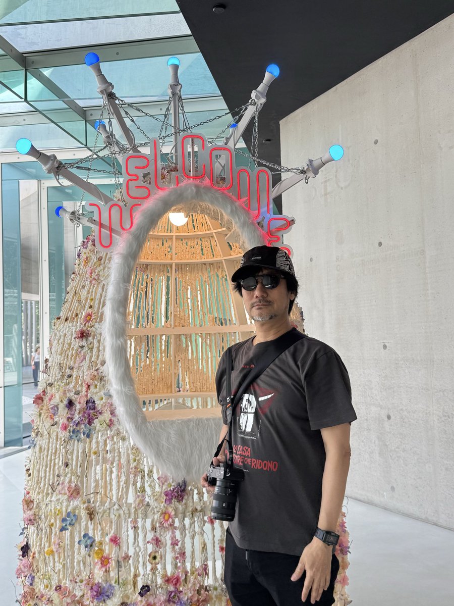 Kaizerkunkun's tweet photo. Hideo Kojima today.
本日の小島監督。 https://t.co/1Ox62DstQ4
