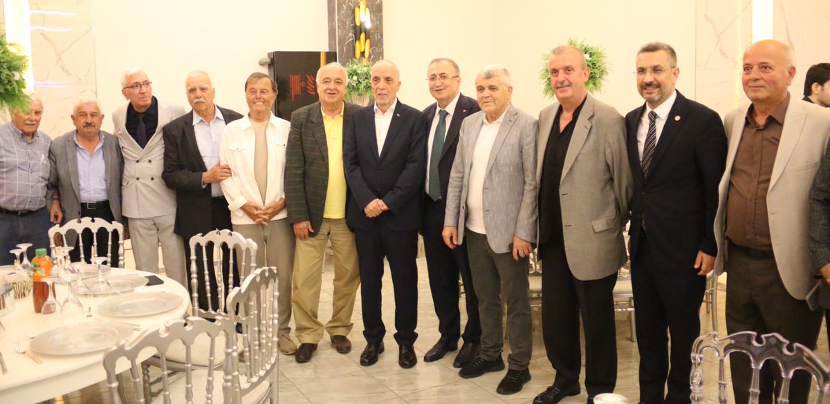 hibrahimbalci54's tweet photo. Sakarya Gazeteciler Birliği Başkanı ve Sakarya Yenigün Gazetesi Genel Yayın Müdürümüz Sayın  Müjdat Çetin’in kıymetli oğlu Utkucan kardeşimizin düğün merasimine katılarak bu mutlu günlerine ortak olduk.

Özdemir ve Çetin ailelerini tebrik eder, genç çiftimizi ömür boyu mutluluklar diliyorum.